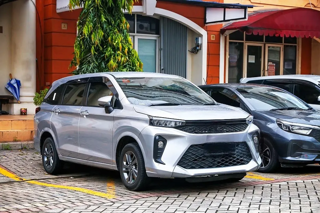 Sewa Mobil atau Motor di Malang: Mana yang Lebih Hemat?