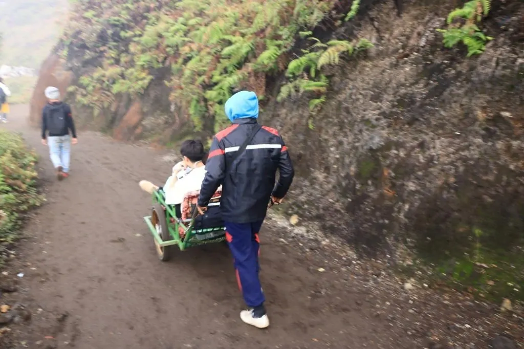 Perjalanan private trip menuju Kawah Ijen