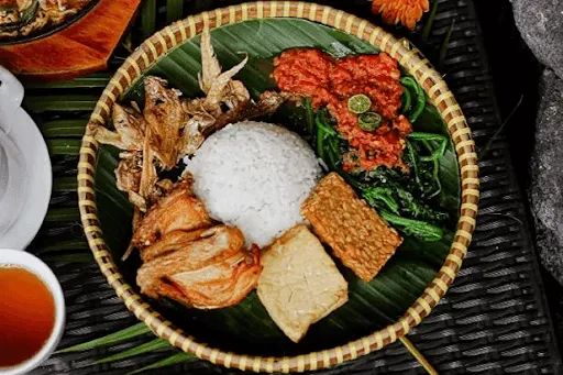 Sego Tempong khas Banyuwangi pedas legendaris