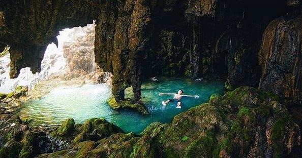 Spot Foto Goa Tetes dekat Tumpak Sewu
