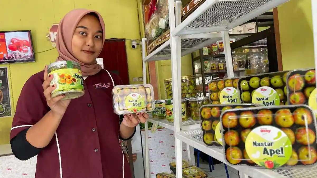 toko apel khas malang sebagai tempat membeli oleh oleh untuk paket wisata bromo