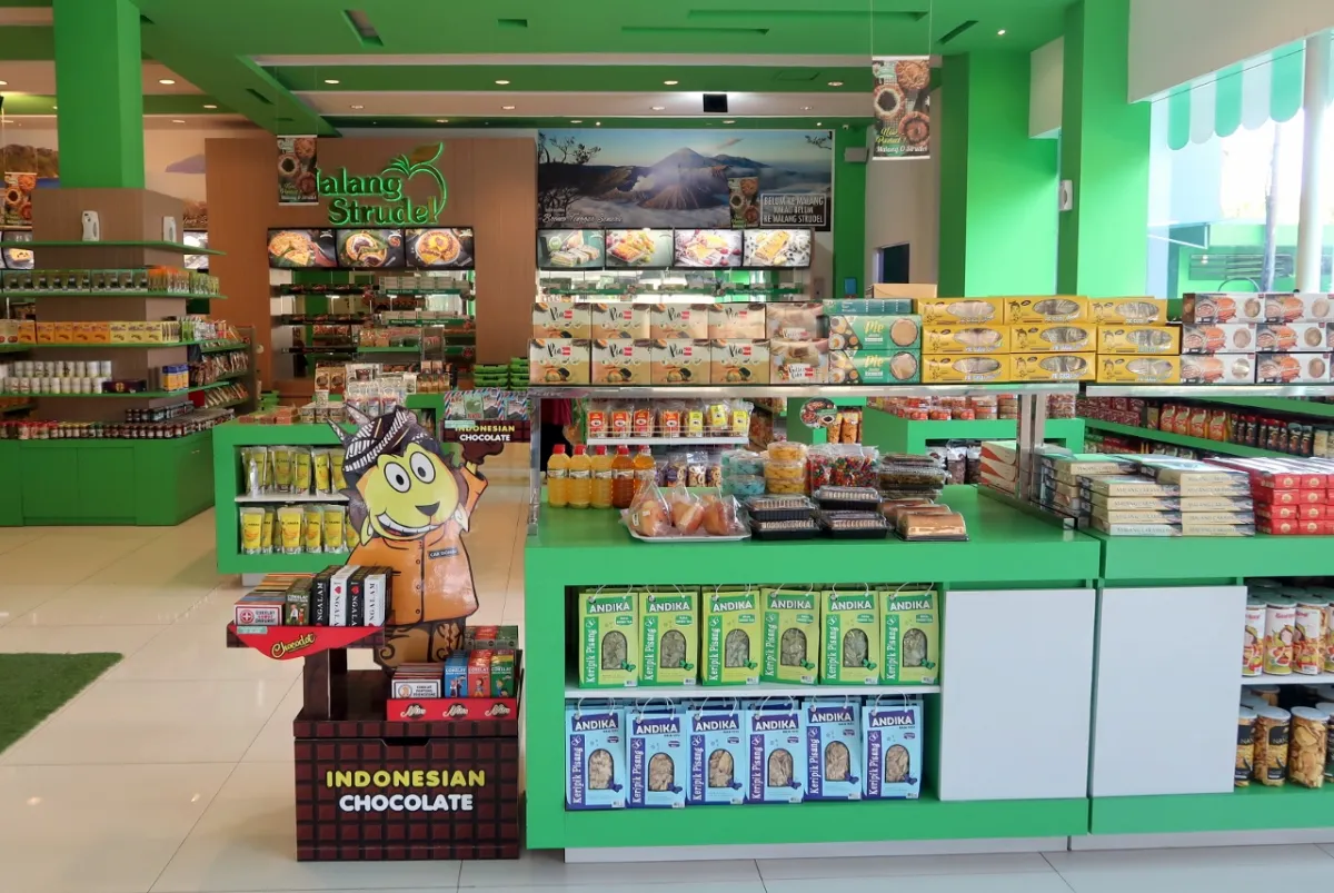 malang strudel sebagai tempat oleh oleh khas malang untuk wisatawan paket wisata bromo