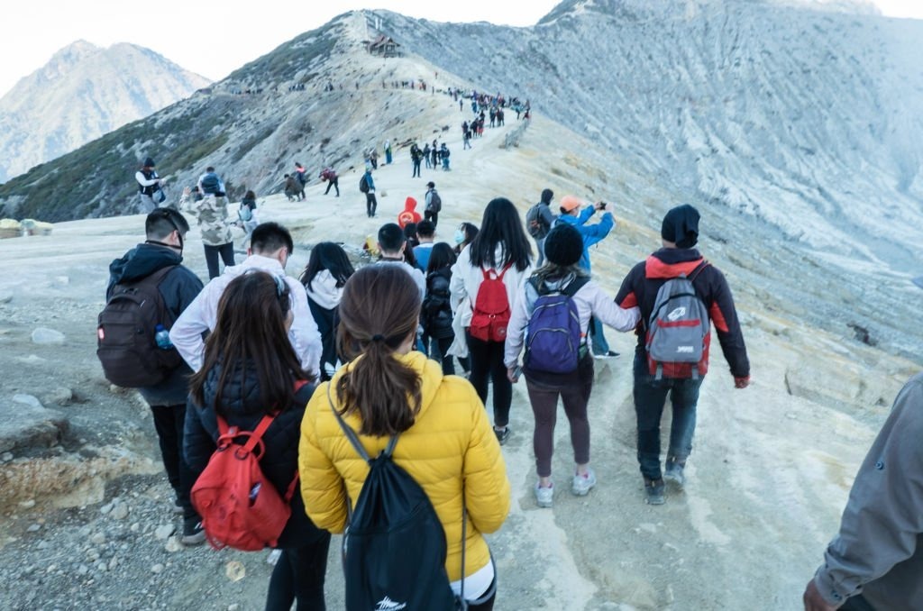 Udara dingin Kawah Ijen saat dini hari