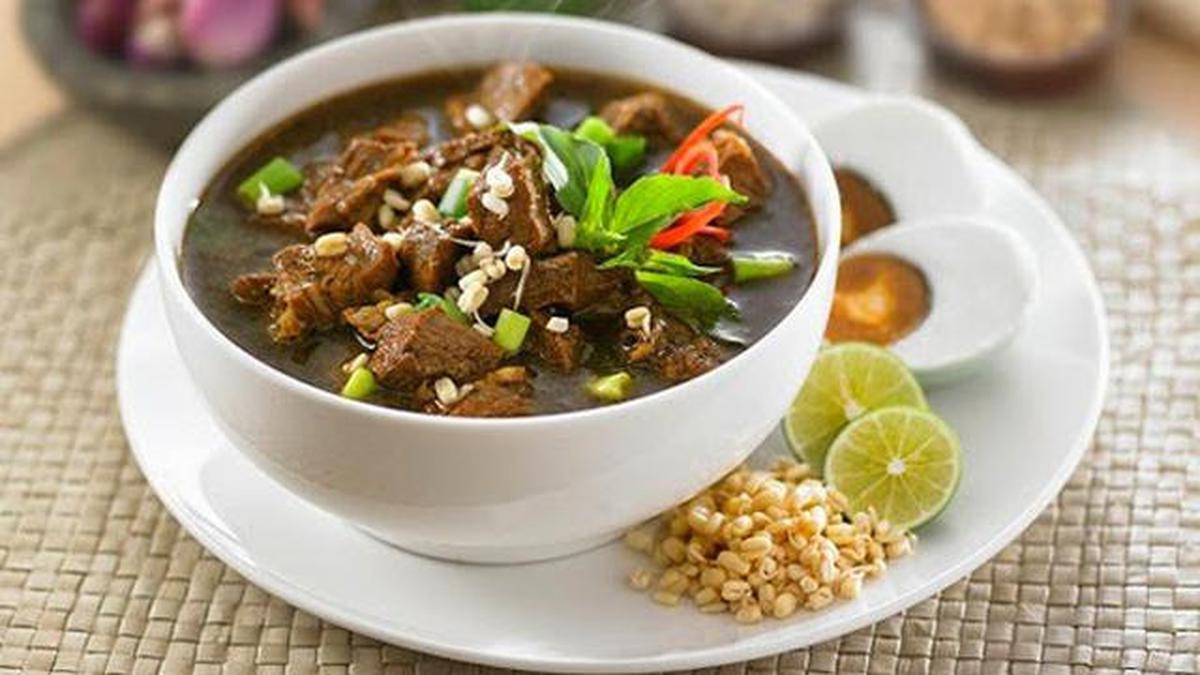 Rawon khas Jawa Timur legendaris